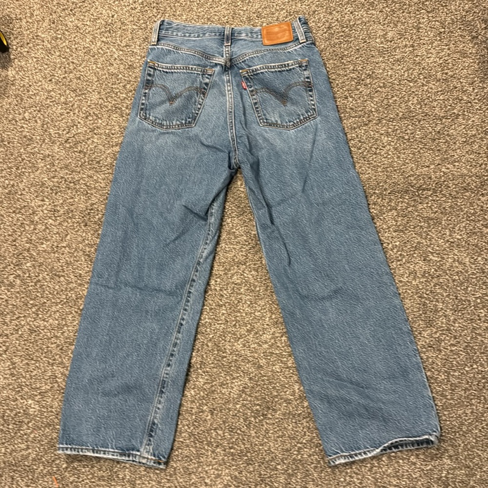 W’s Levis Ribcage Jeans - Picture 5 of 6